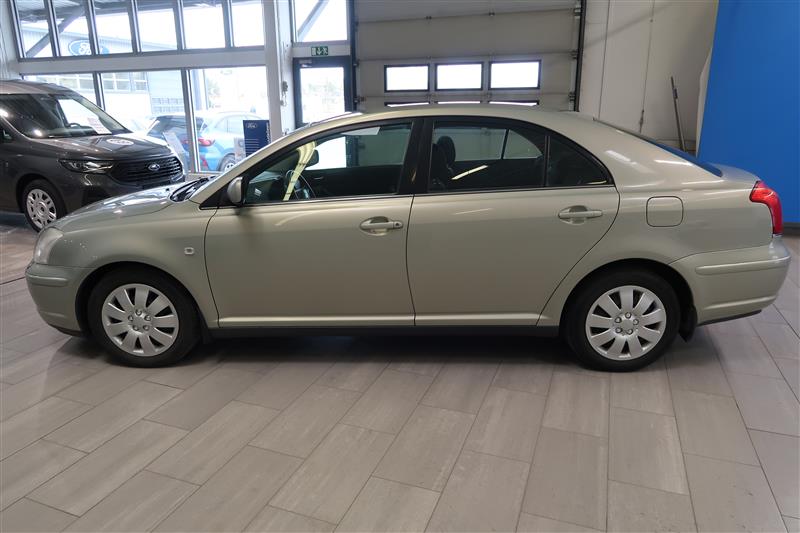TOYOTA AVENSIS 2004