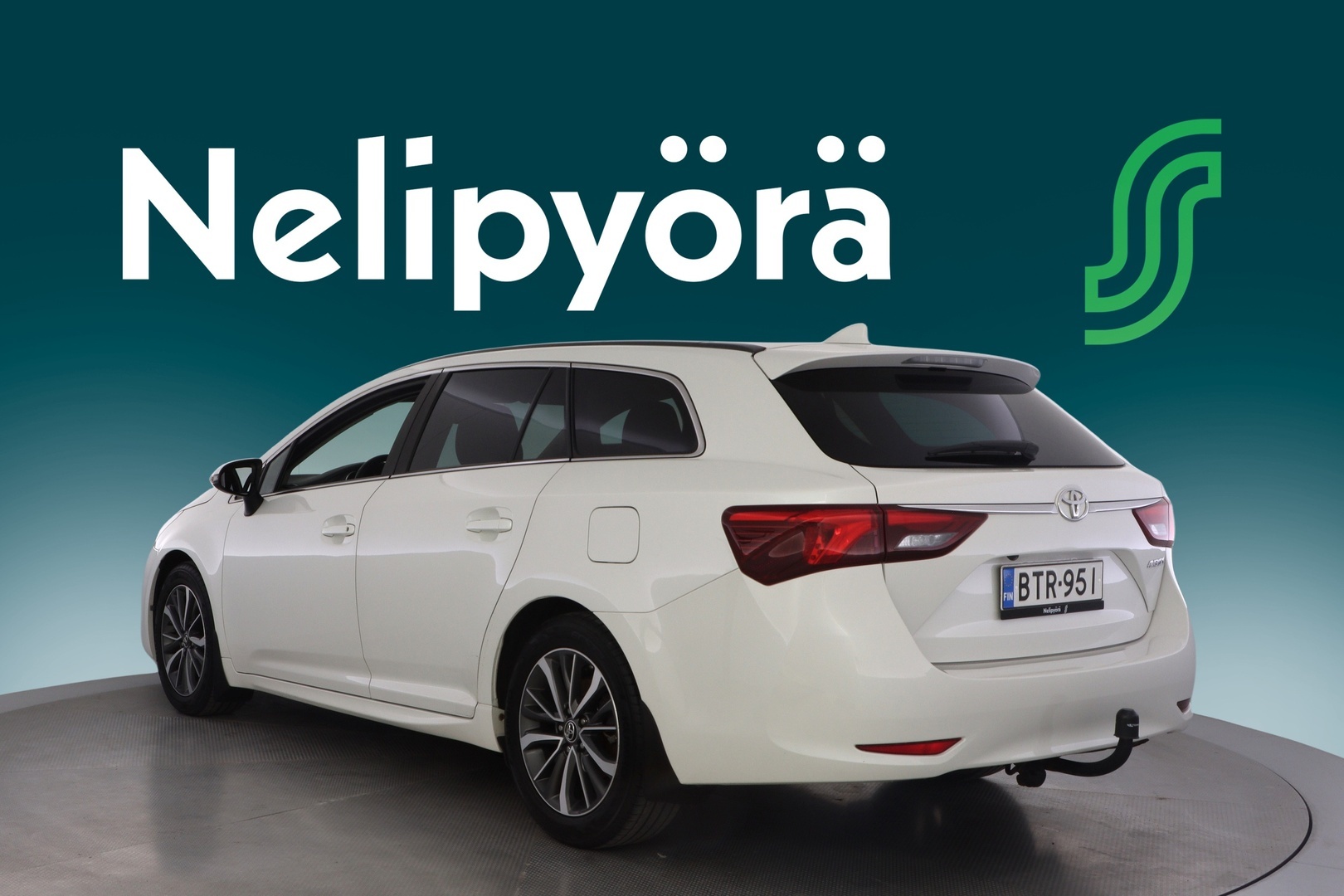 TOYOTA Avensis 2016