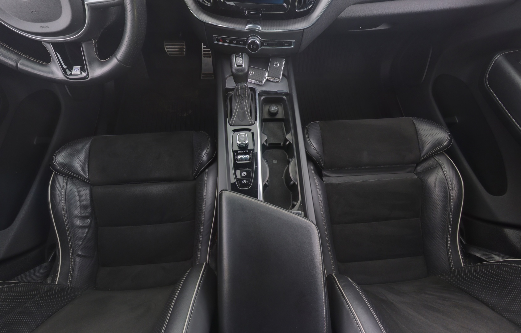 VOLVO XC60 2018