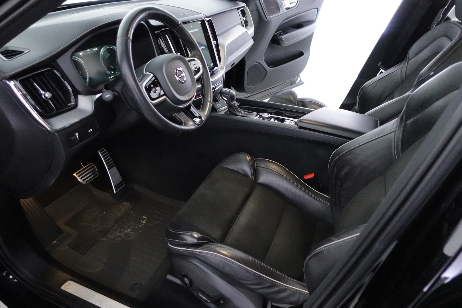 VOLVO XC60 2018