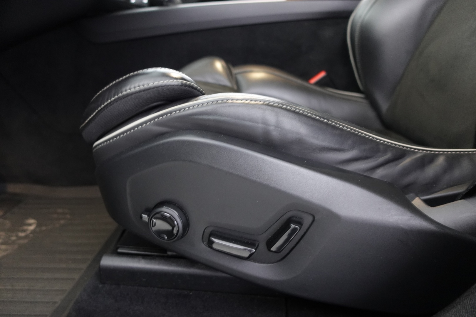 VOLVO XC60 2018