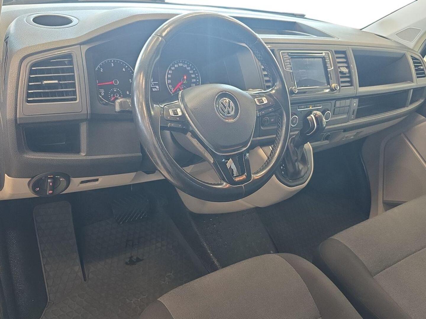 VOLKSWAGEN Transporter 2019