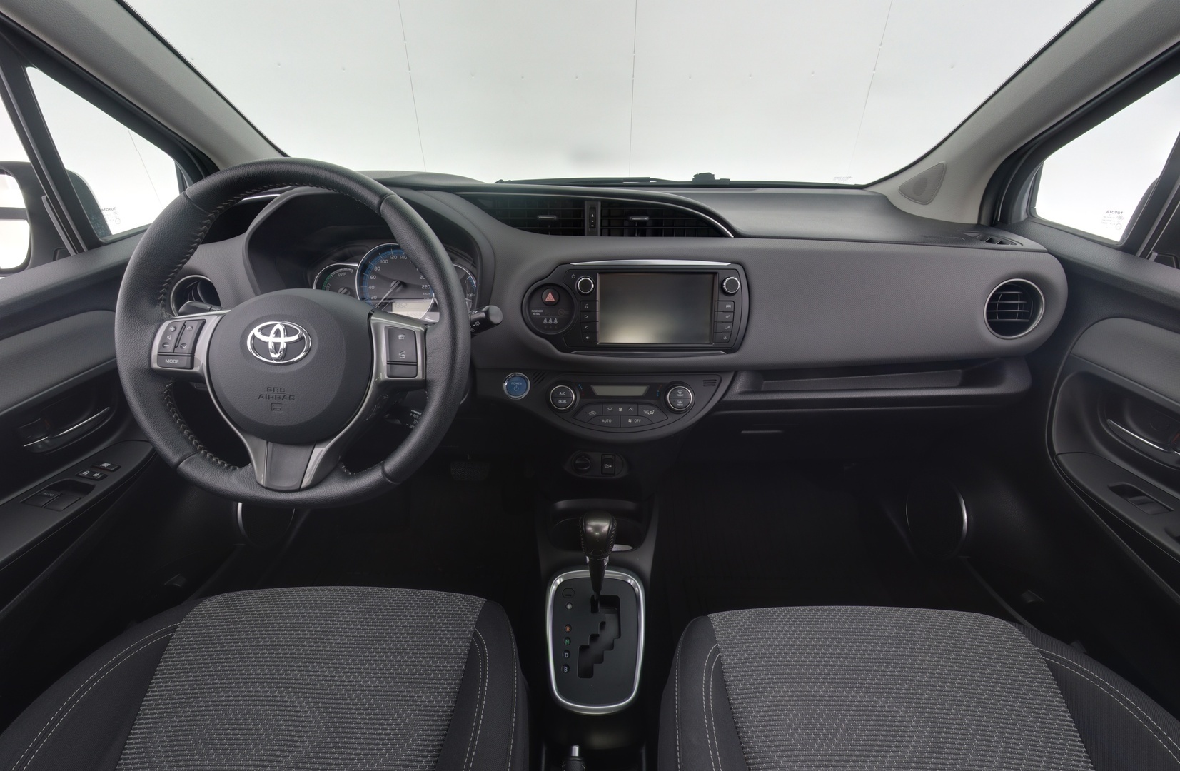 TOYOTA Yaris 2014