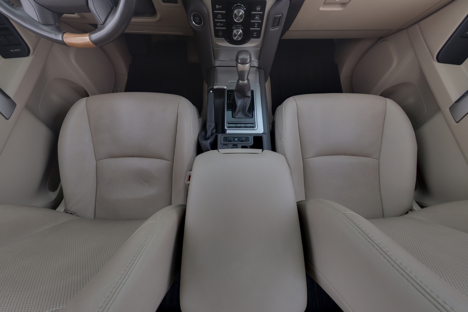 TOYOTA LAND CRUISER 2019