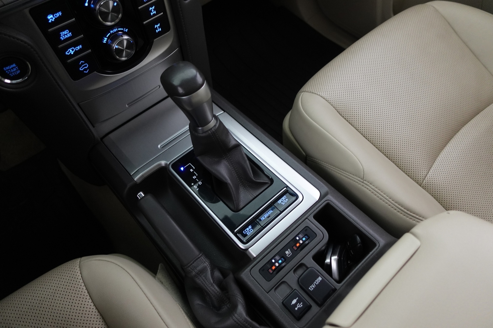 TOYOTA LAND CRUISER 2019