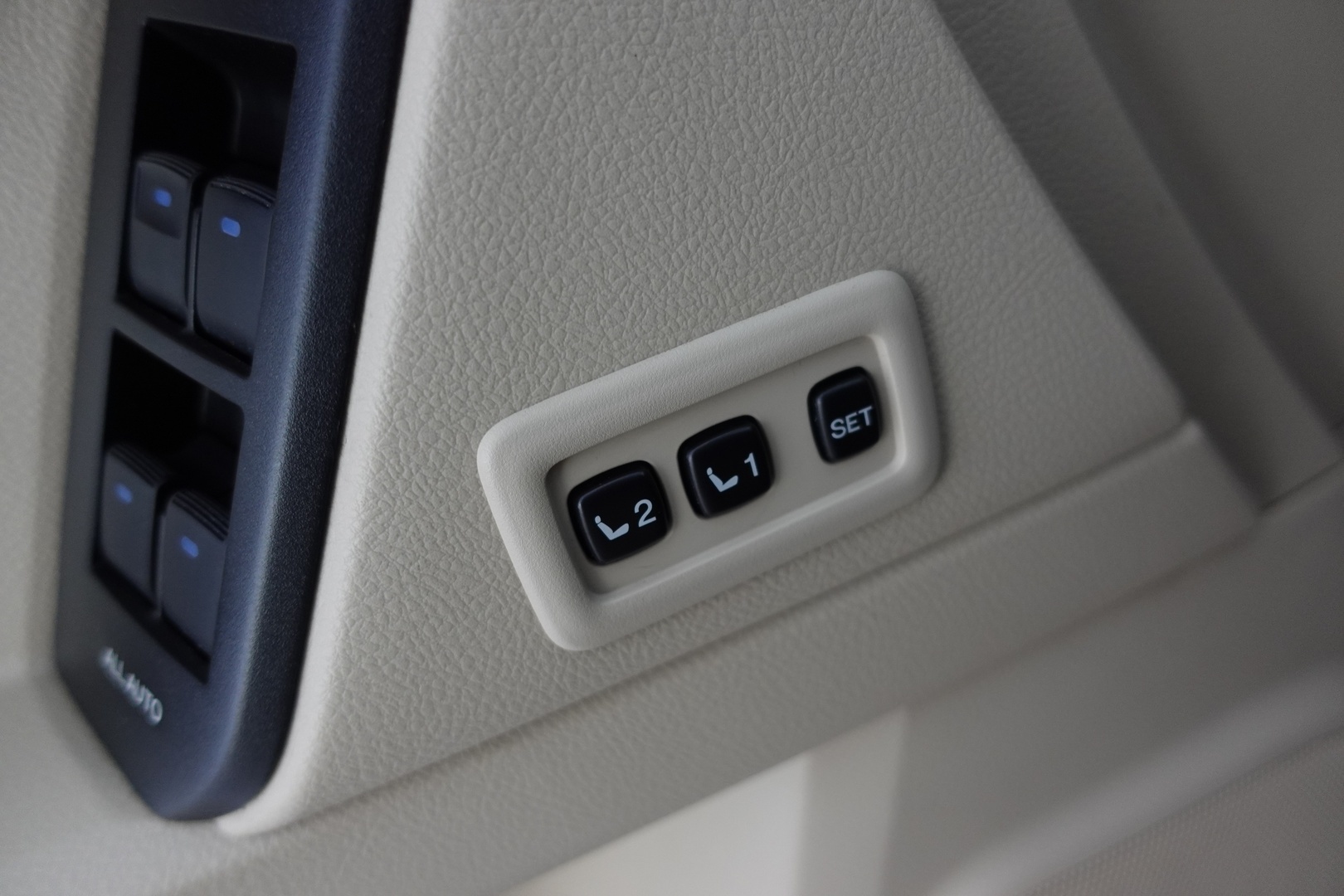 TOYOTA LAND CRUISER 2019
