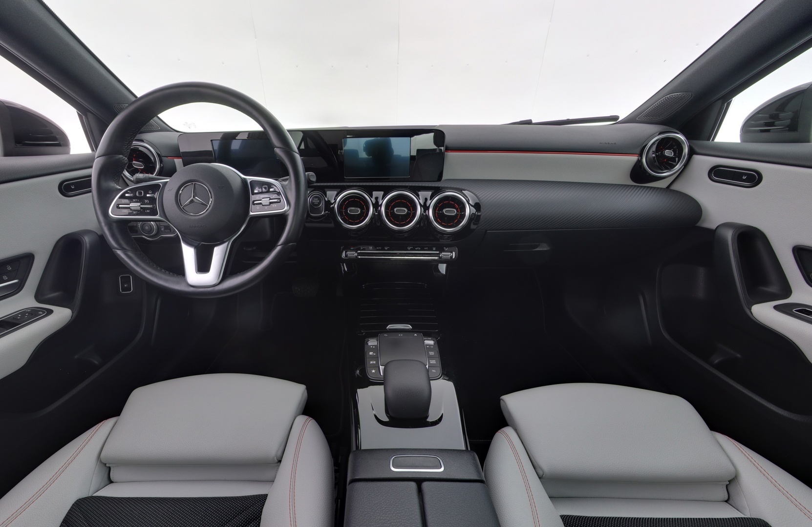 MERCEDES-BENZ A 2020