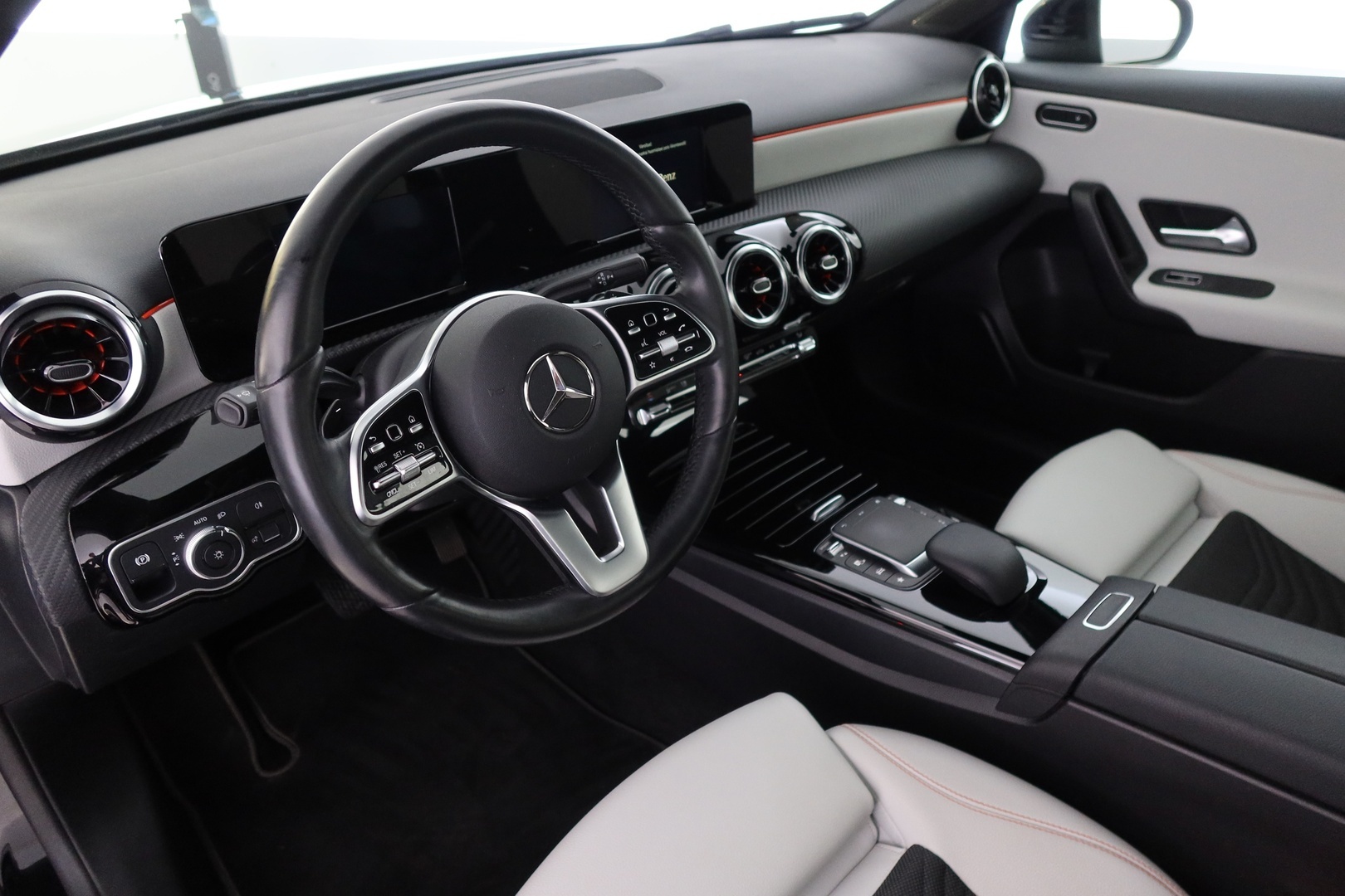 MERCEDES-BENZ A 2020