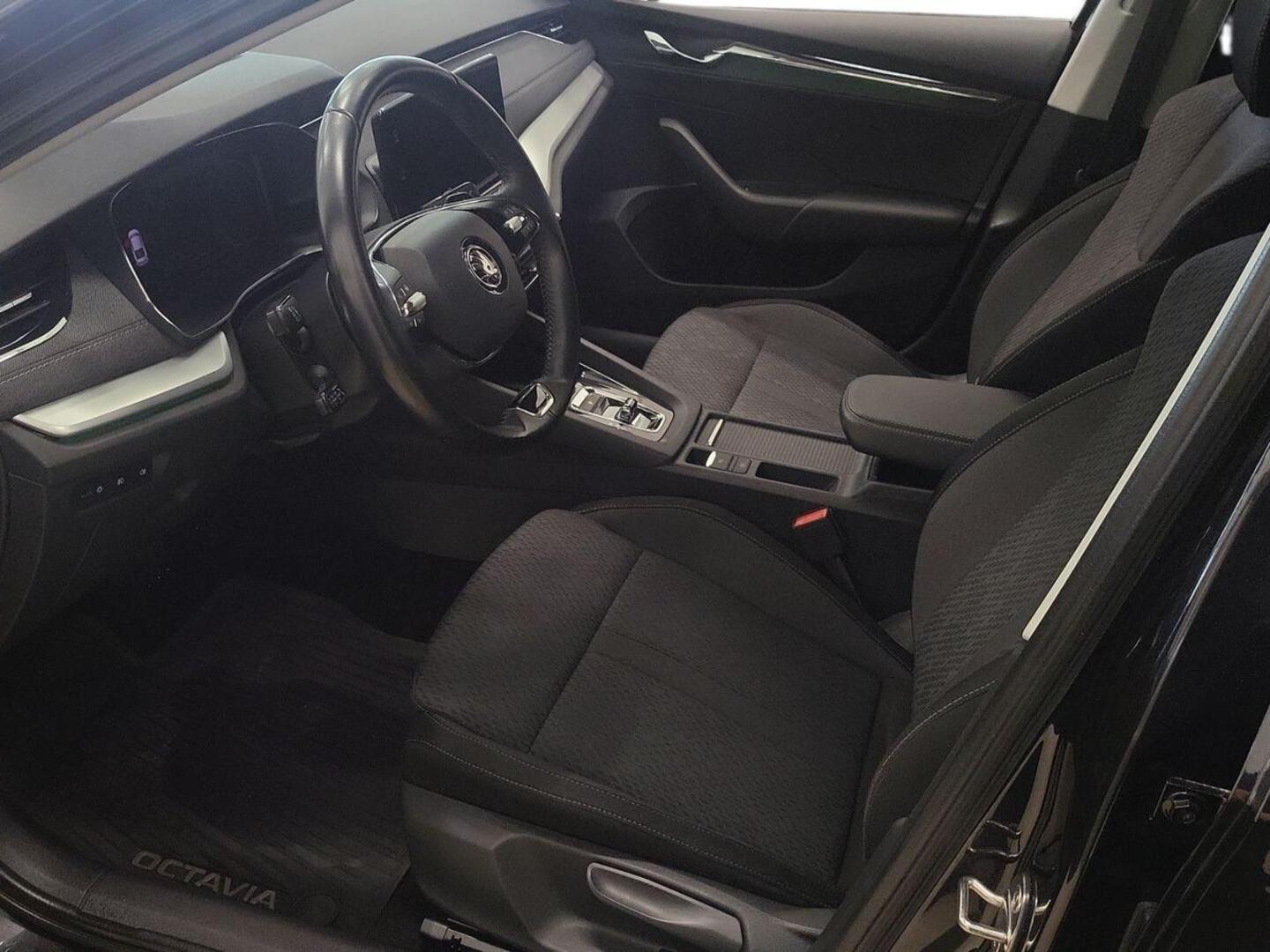 SKODA Octavia 14