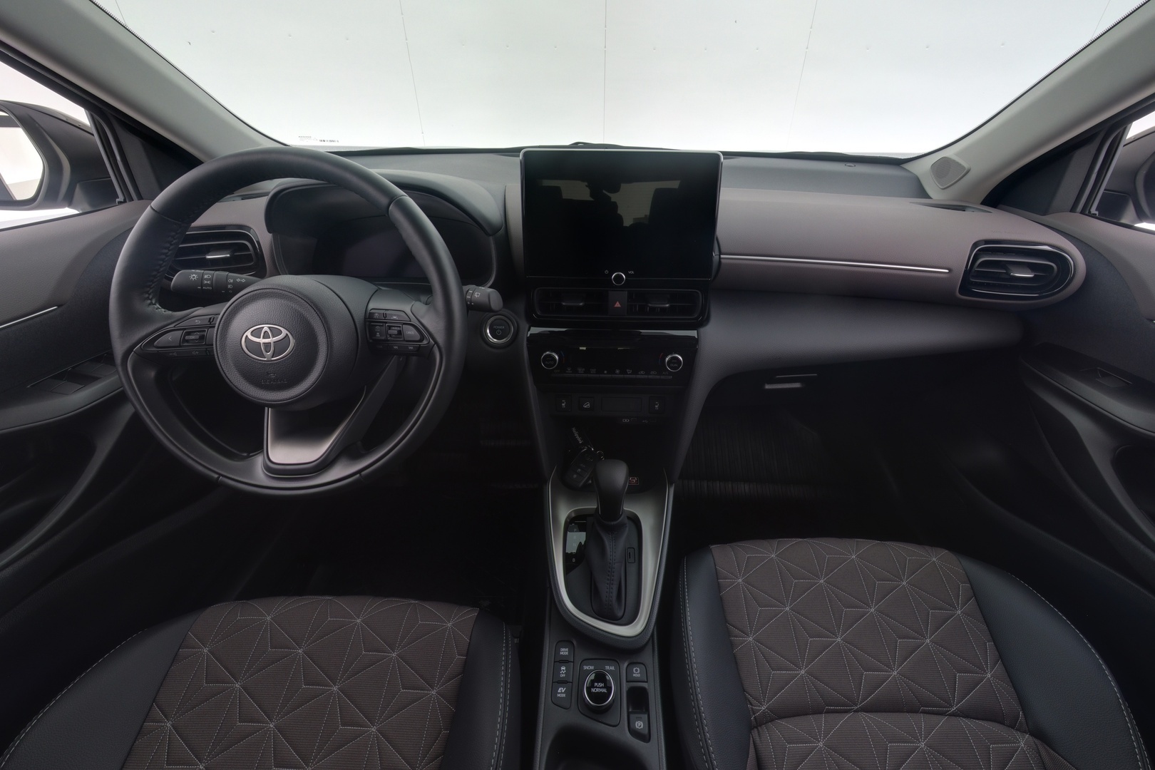 TOYOTA Yaris Cross 2024