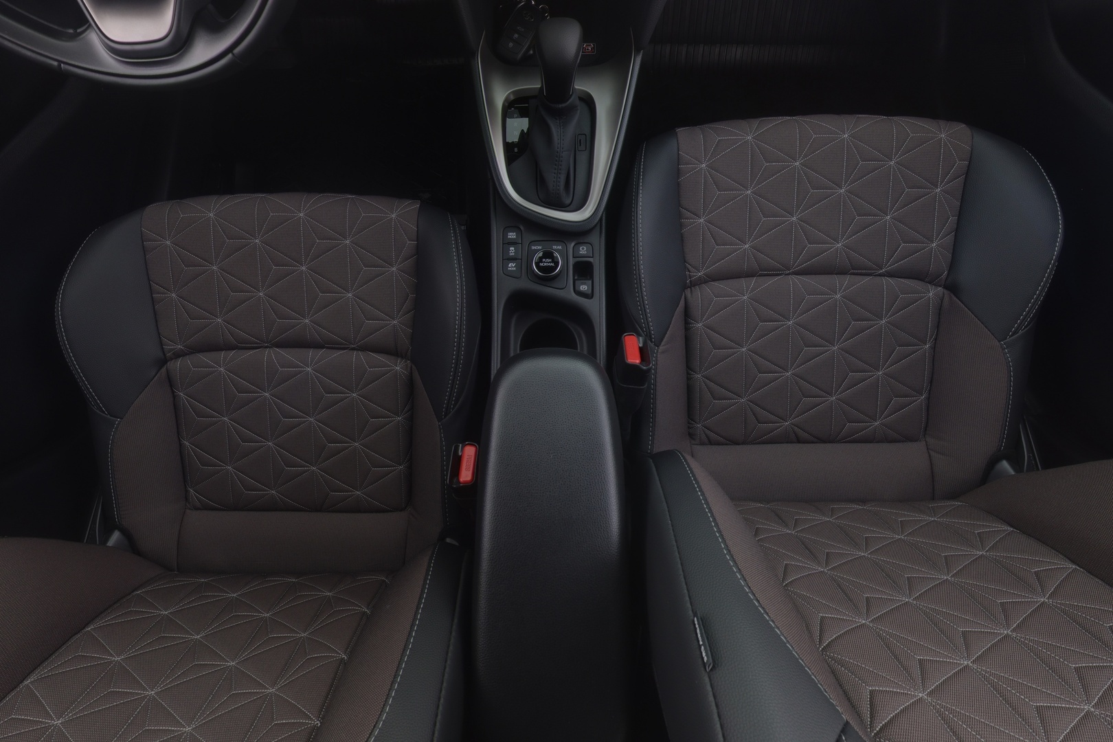 TOYOTA Yaris Cross 2024