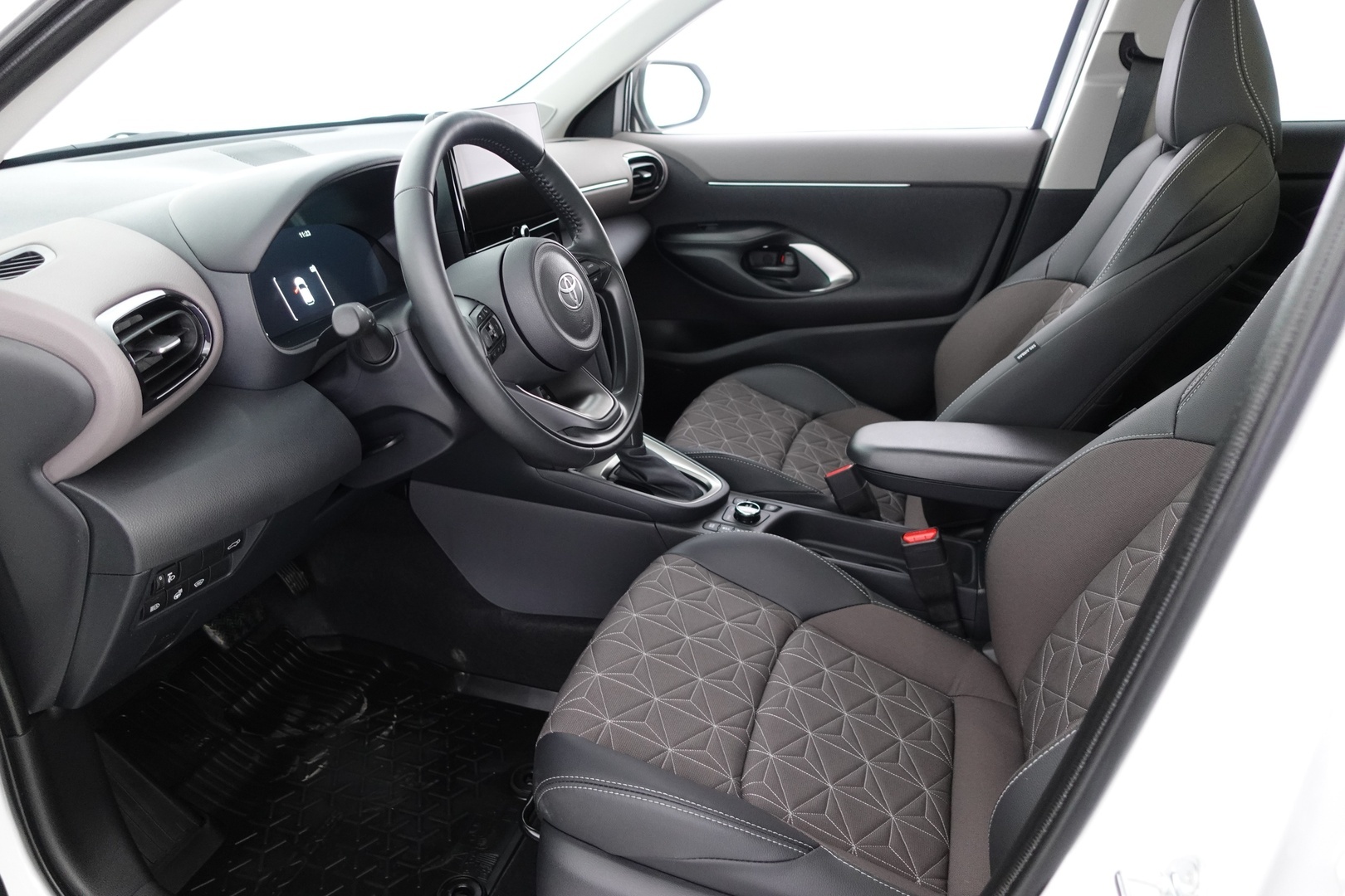 TOYOTA Yaris Cross 2024