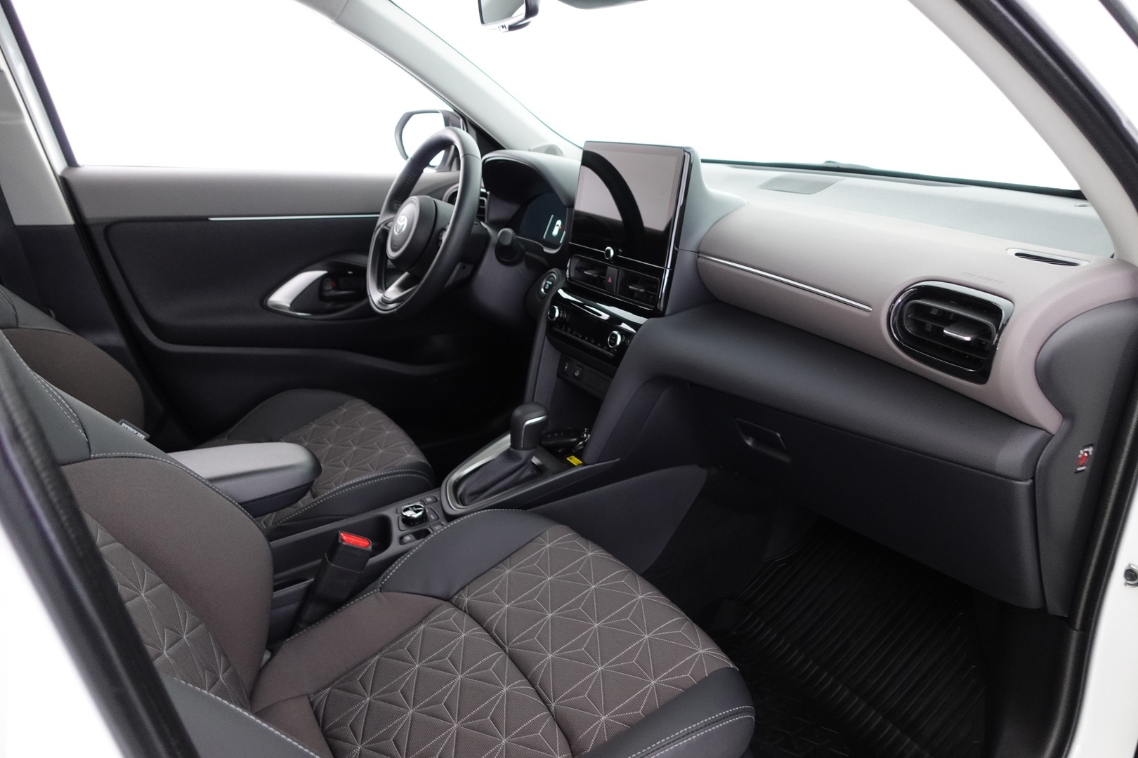 TOYOTA Yaris Cross 2024