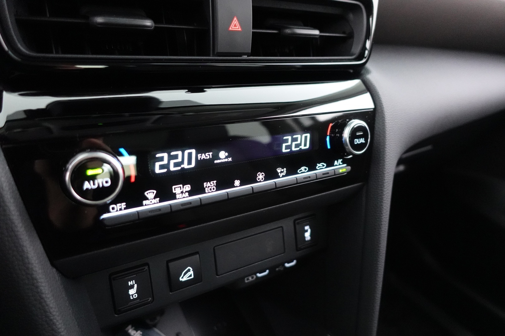 TOYOTA Yaris Cross 2024