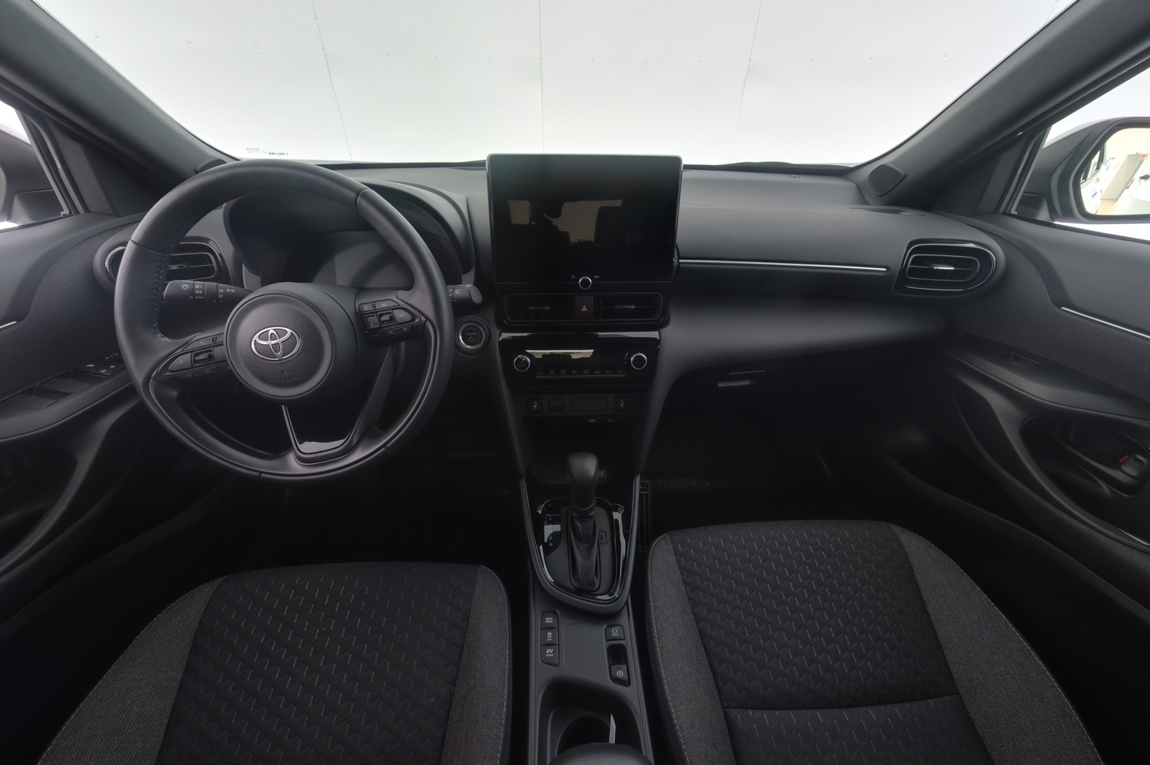 TOYOTA Yaris Cross 2025