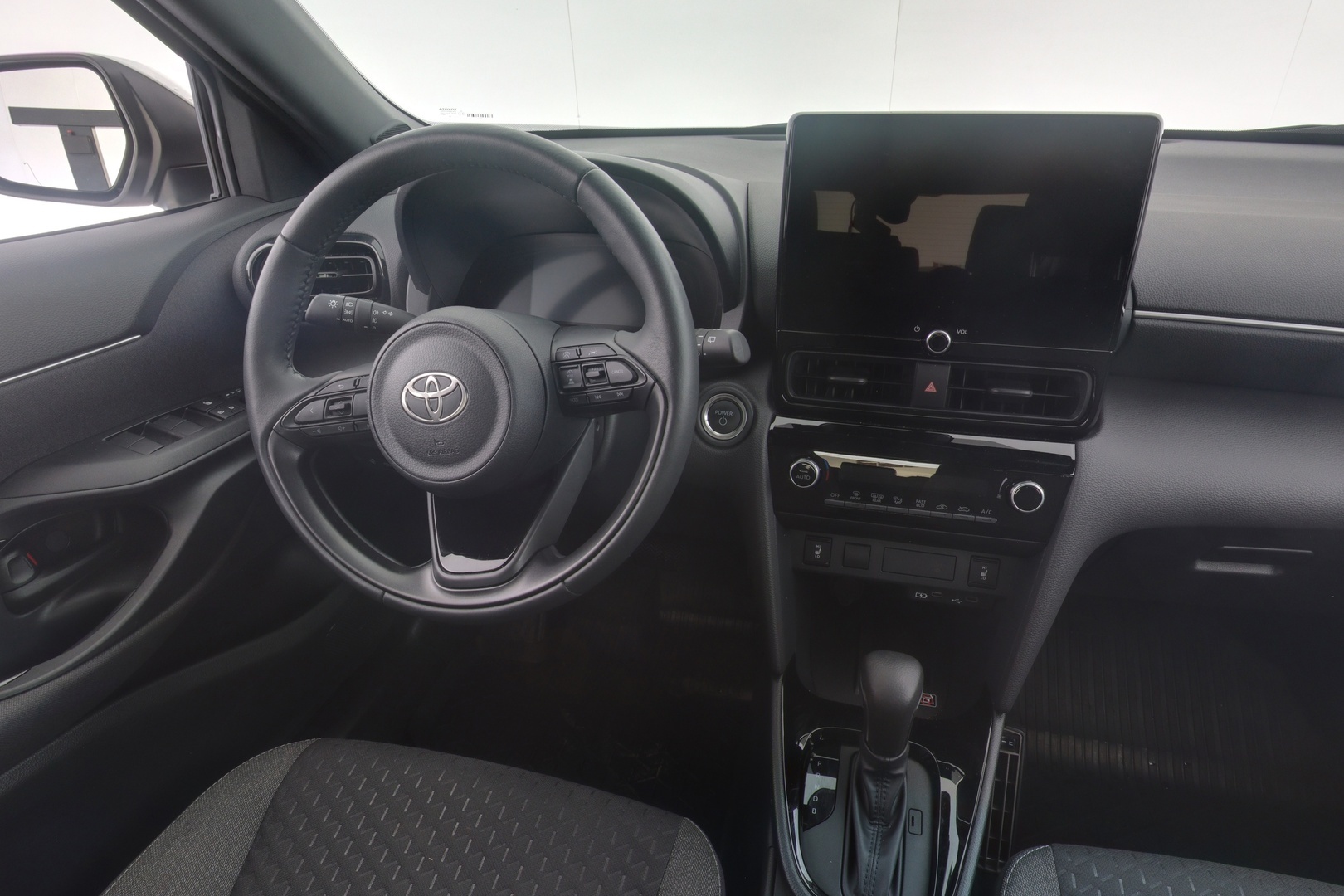 TOYOTA Yaris Cross 2025