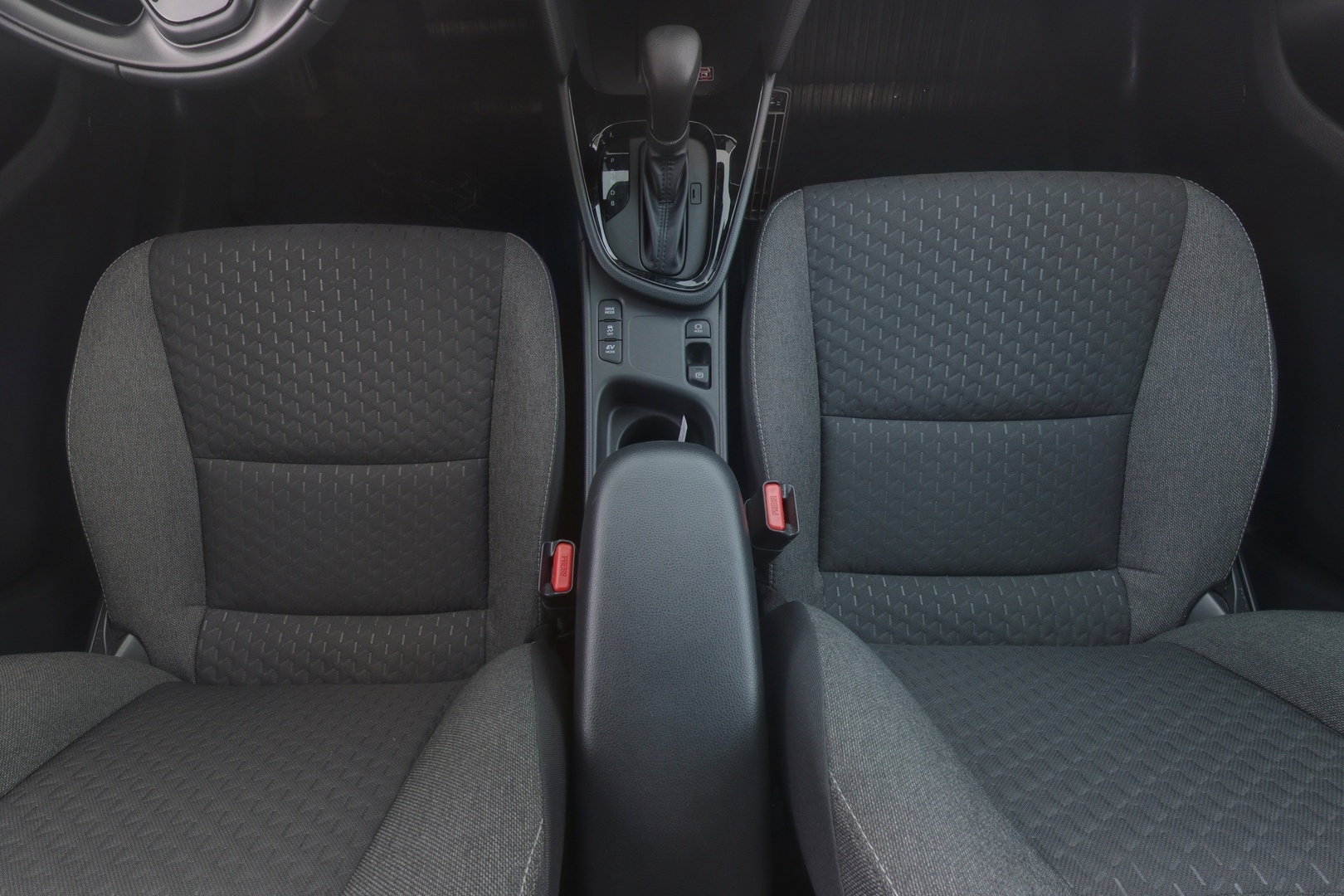 TOYOTA Yaris Cross 2025