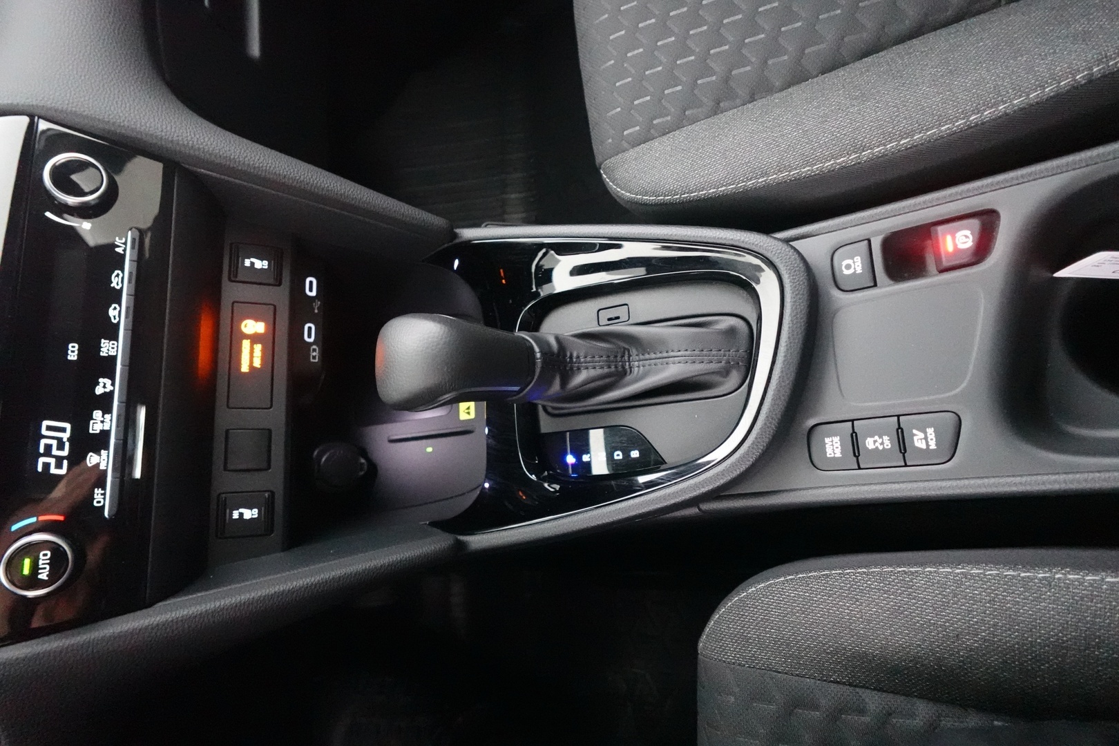 TOYOTA Yaris Cross 2025