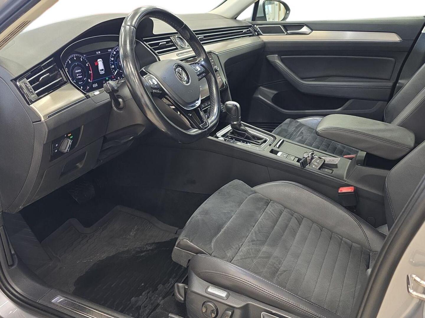 VOLKSWAGEN Passat 14