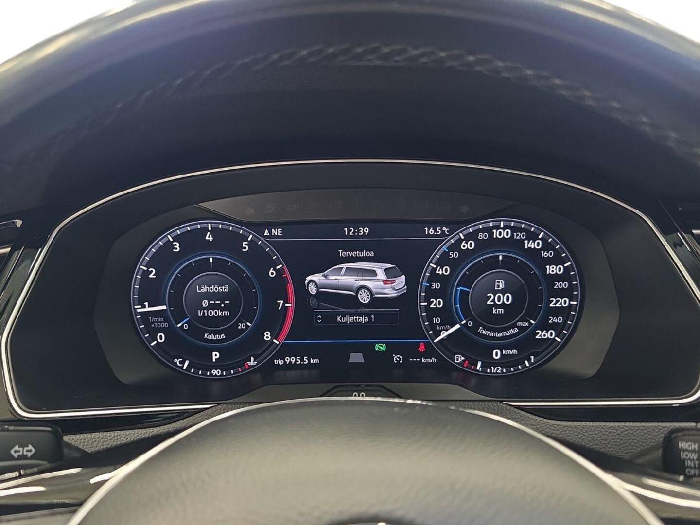 VOLKSWAGEN Passat 19