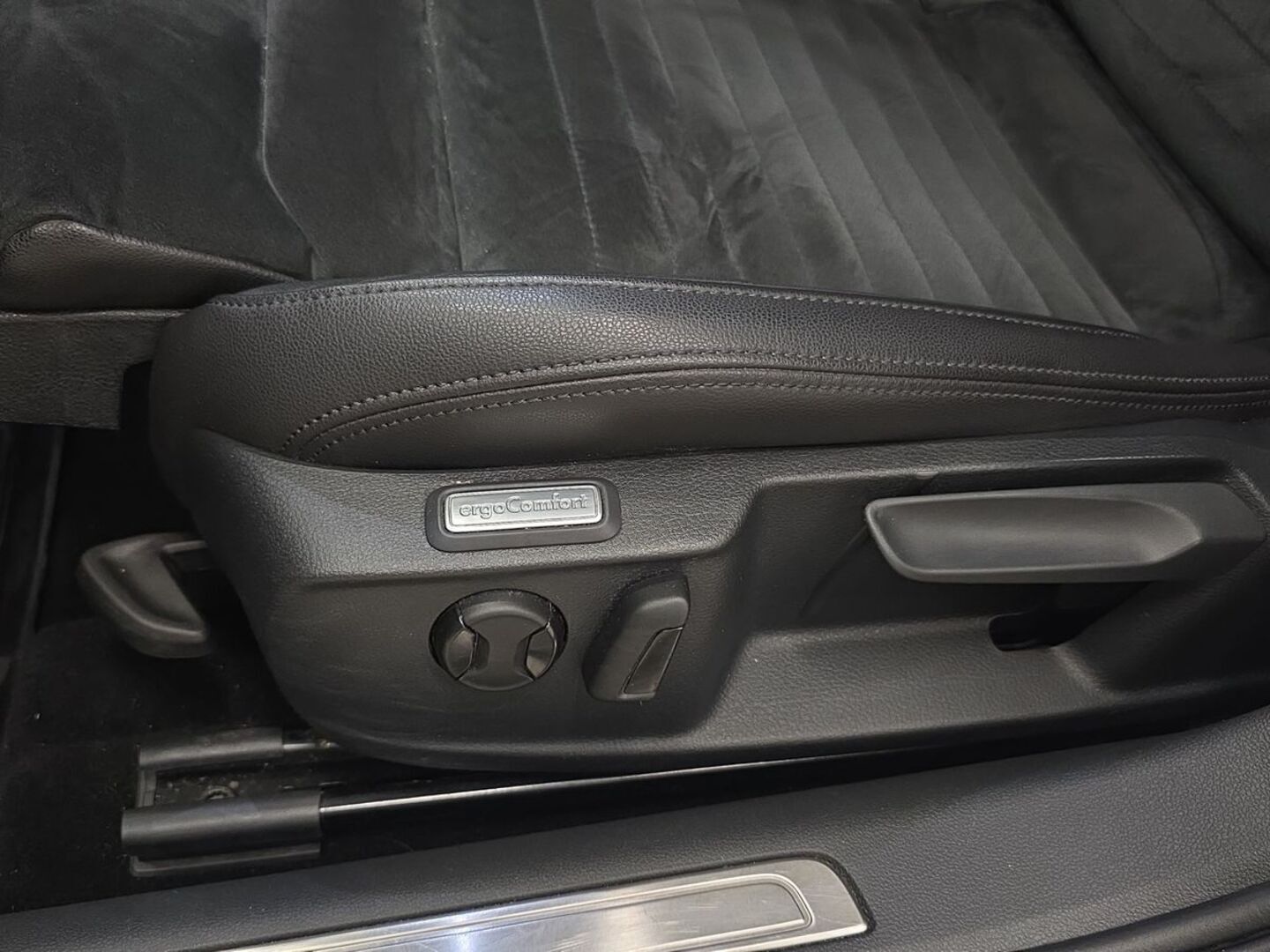 VOLKSWAGEN Passat 29