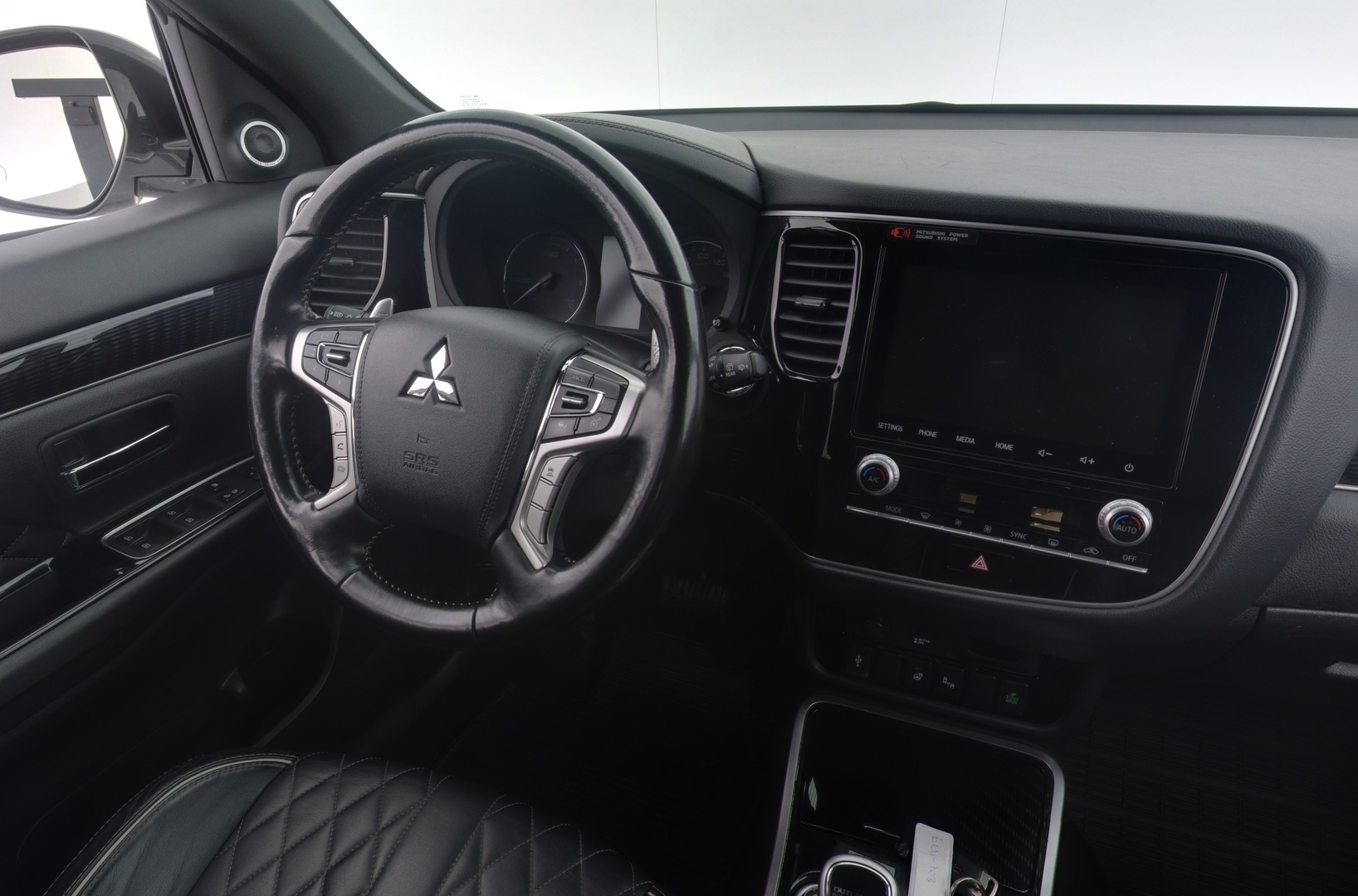 MITSUBISHI Outlander PHEV 2020