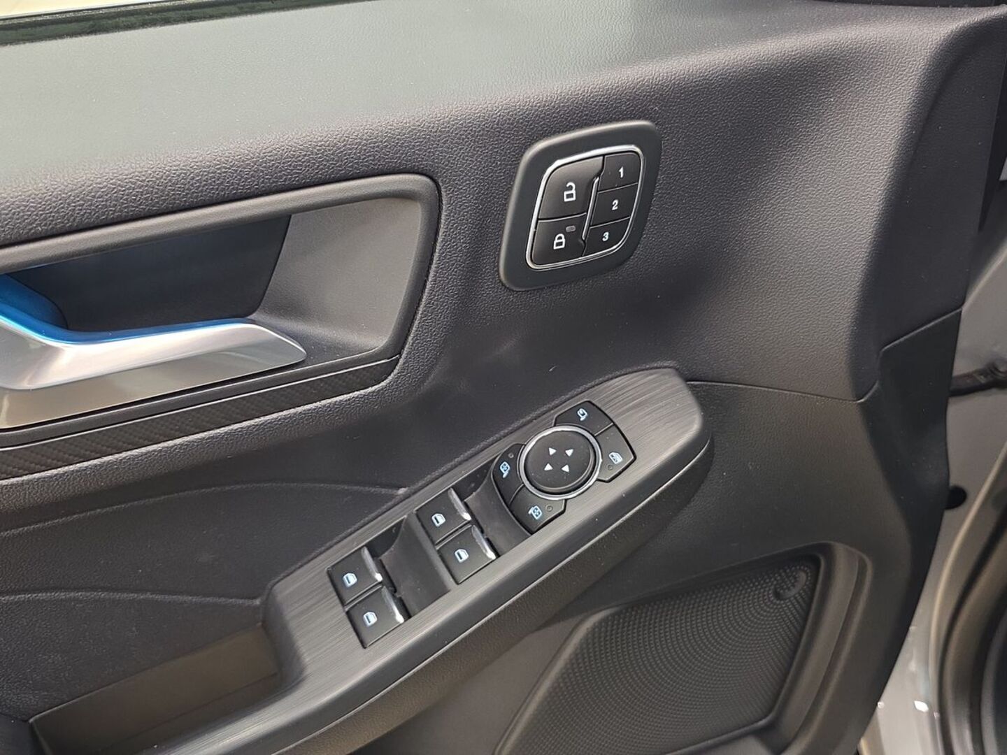 FORD Kuga 28