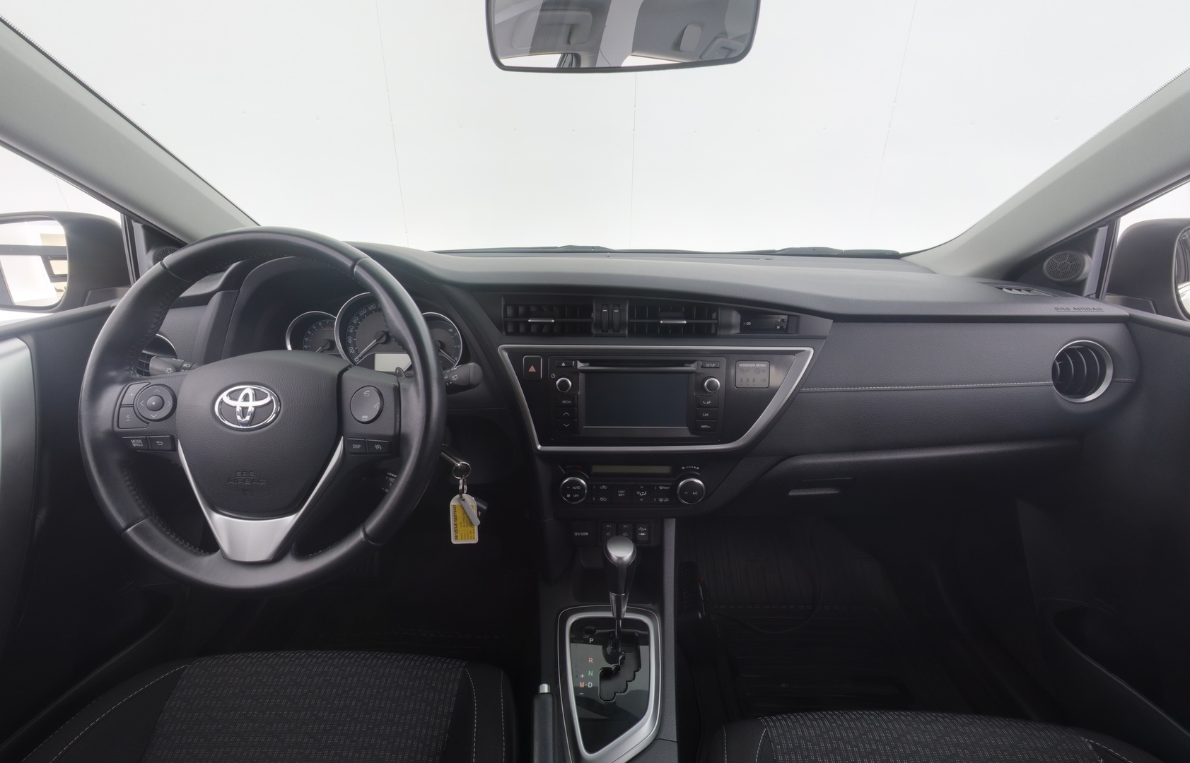 TOYOTA Auris 2015