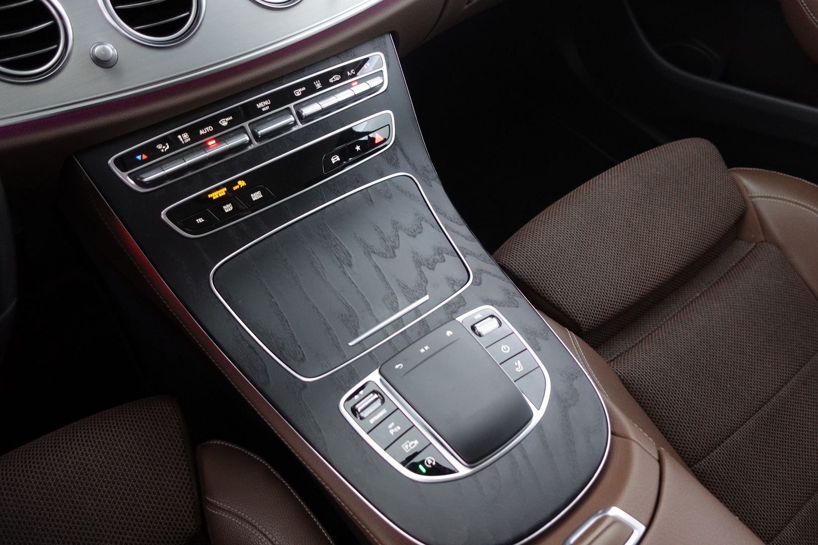 MERCEDES-BENZ E 2021