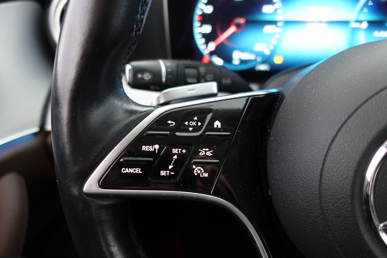 MERCEDES-BENZ E 2021