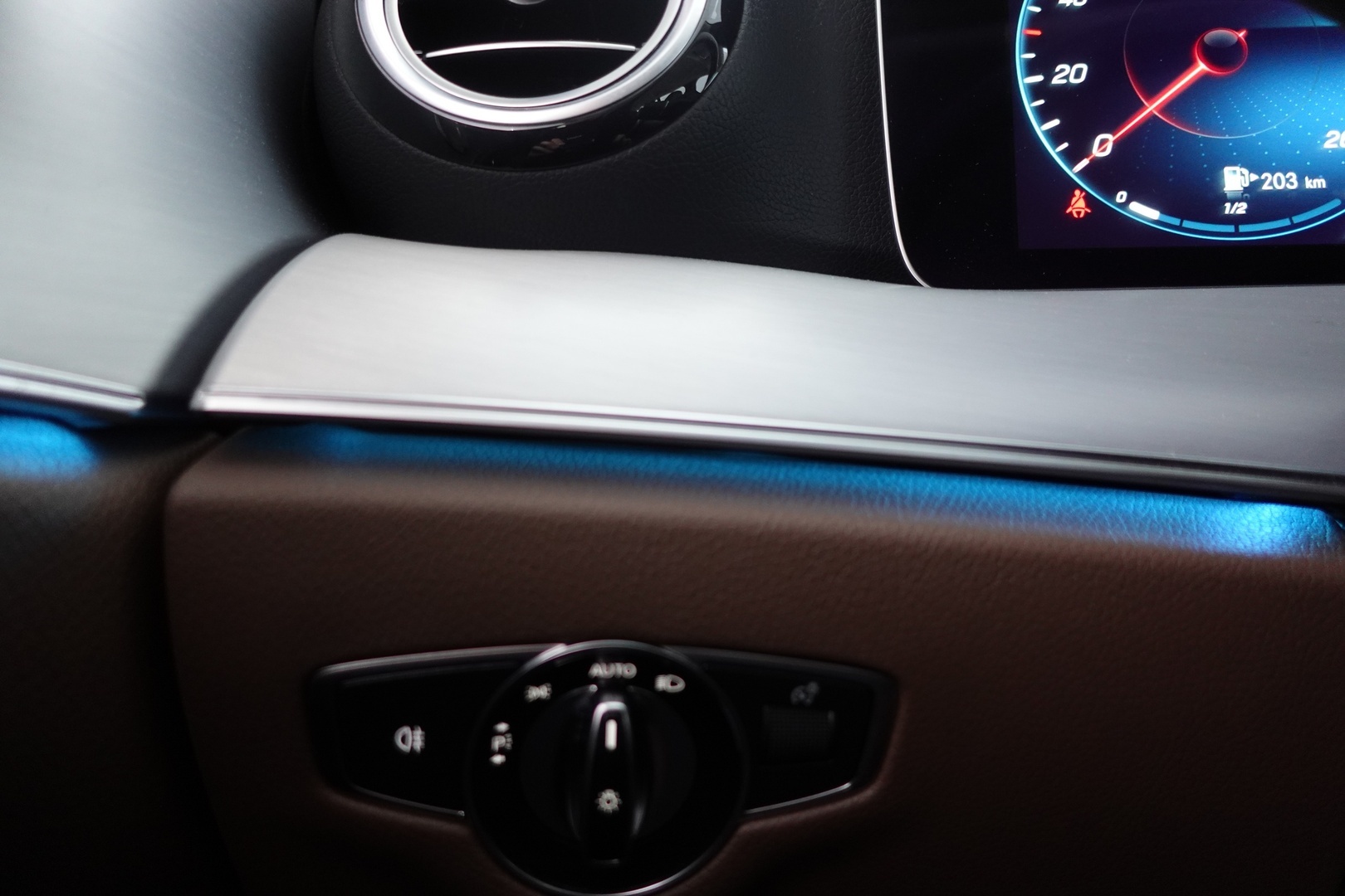 MERCEDES-BENZ E 2021