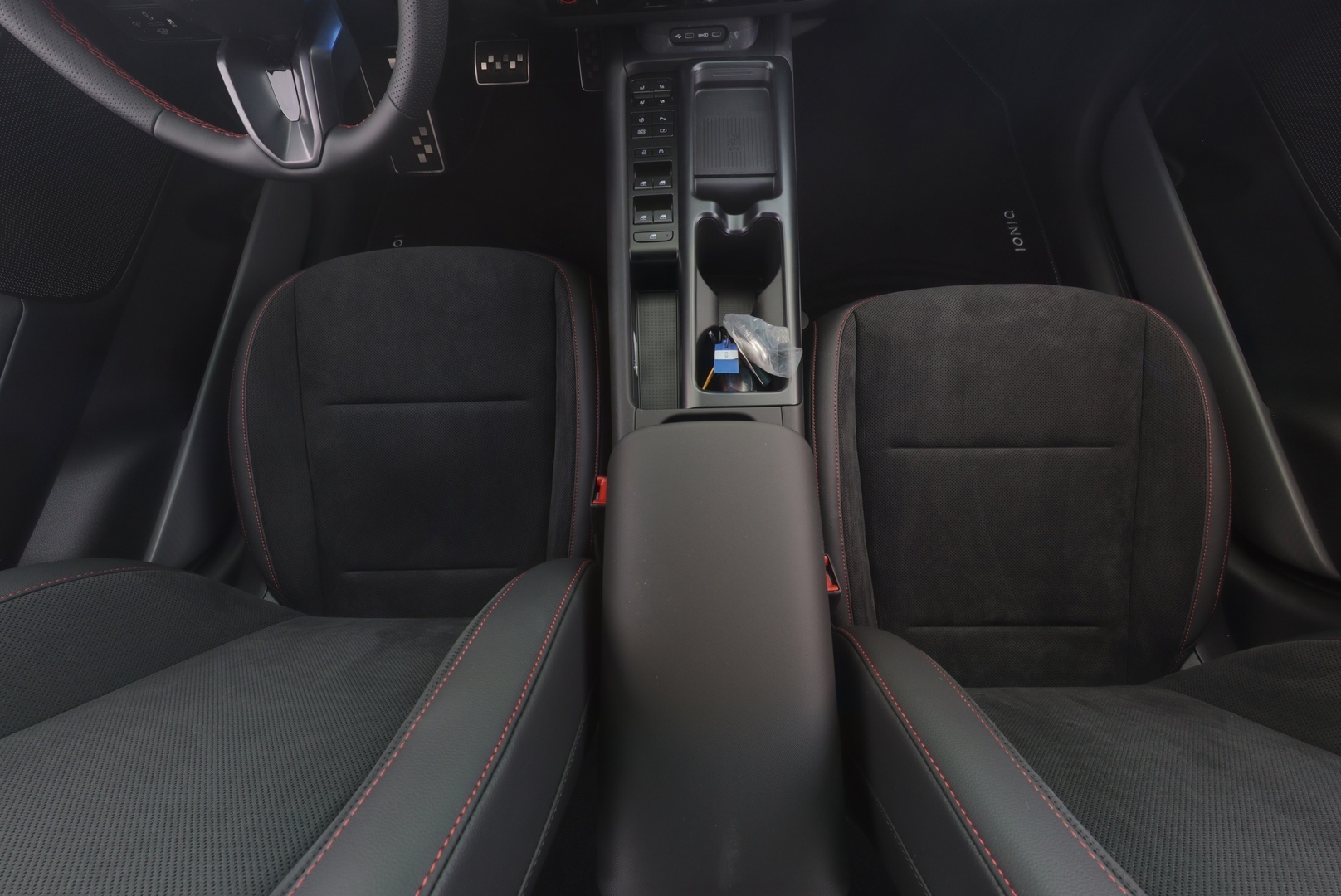 HYUNDAI IONIQ 6 12