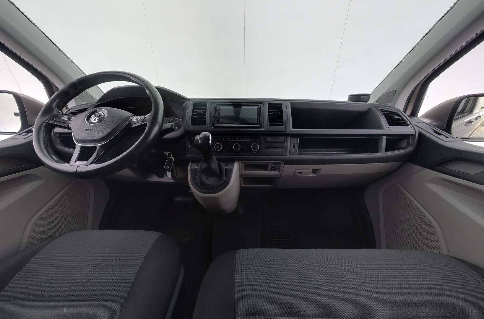 VOLKSWAGEN Transporter 2018