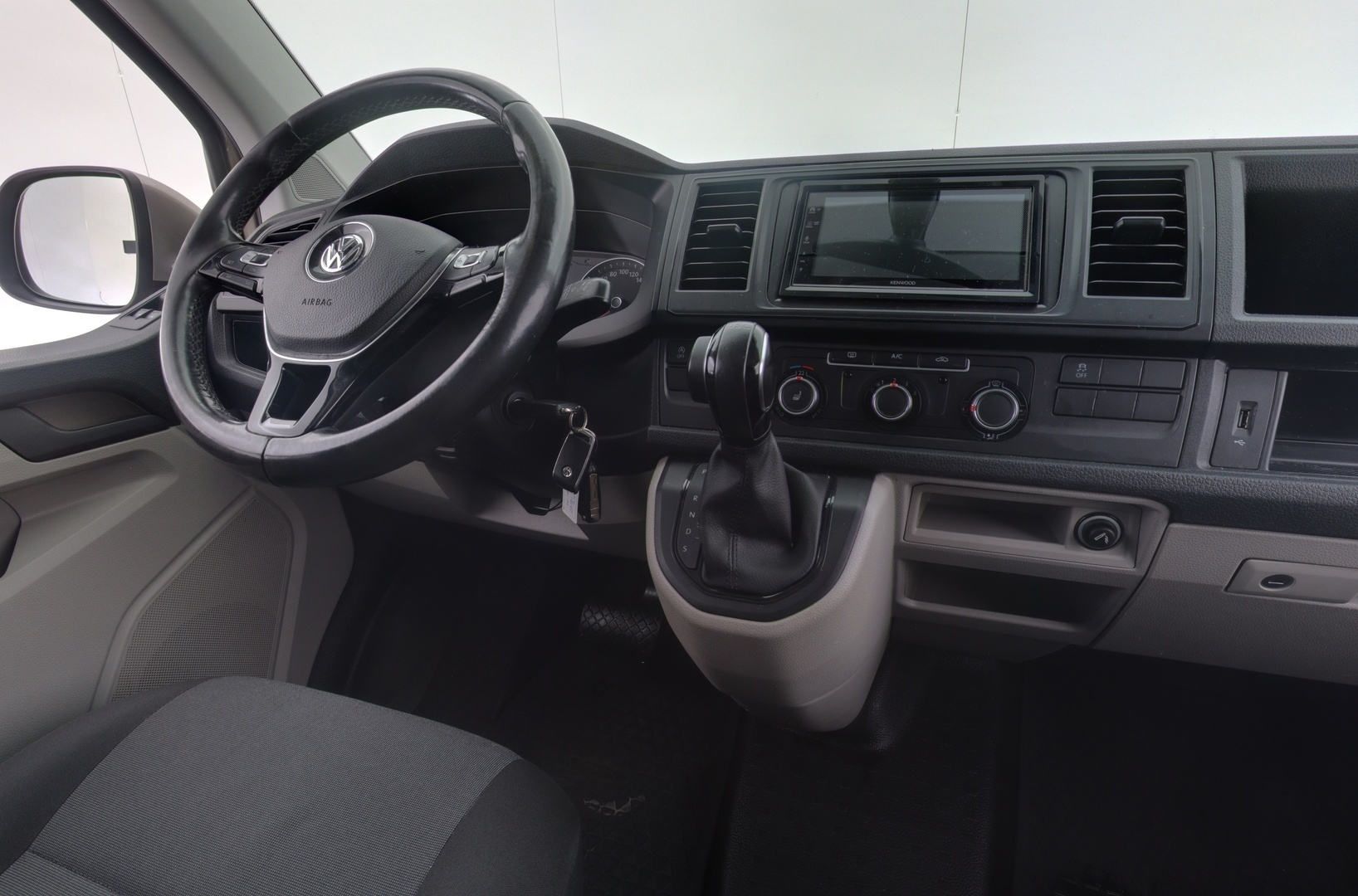 VOLKSWAGEN Transporter 2018