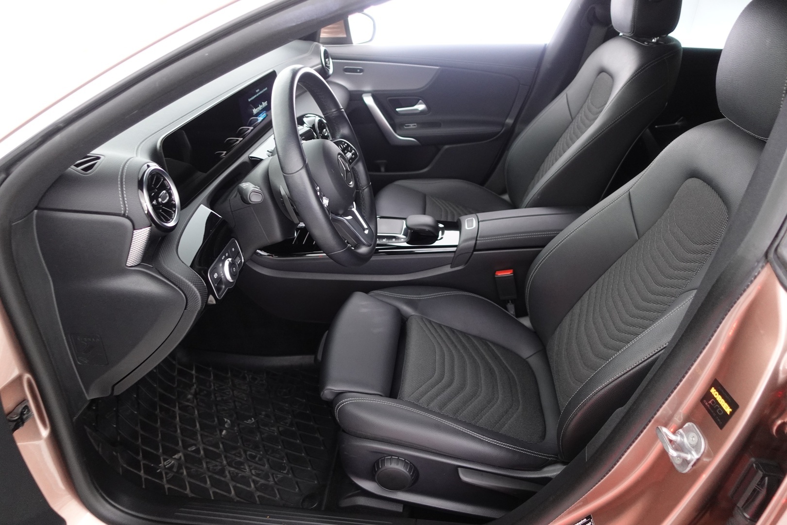 MERCEDES-BENZ CLA 2023