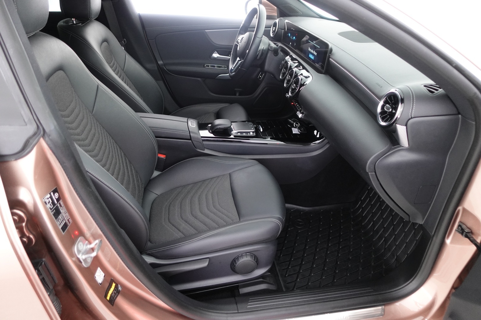 MERCEDES-BENZ CLA 2023