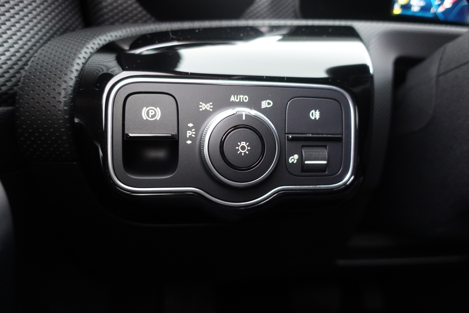 MERCEDES-BENZ CLA 2023