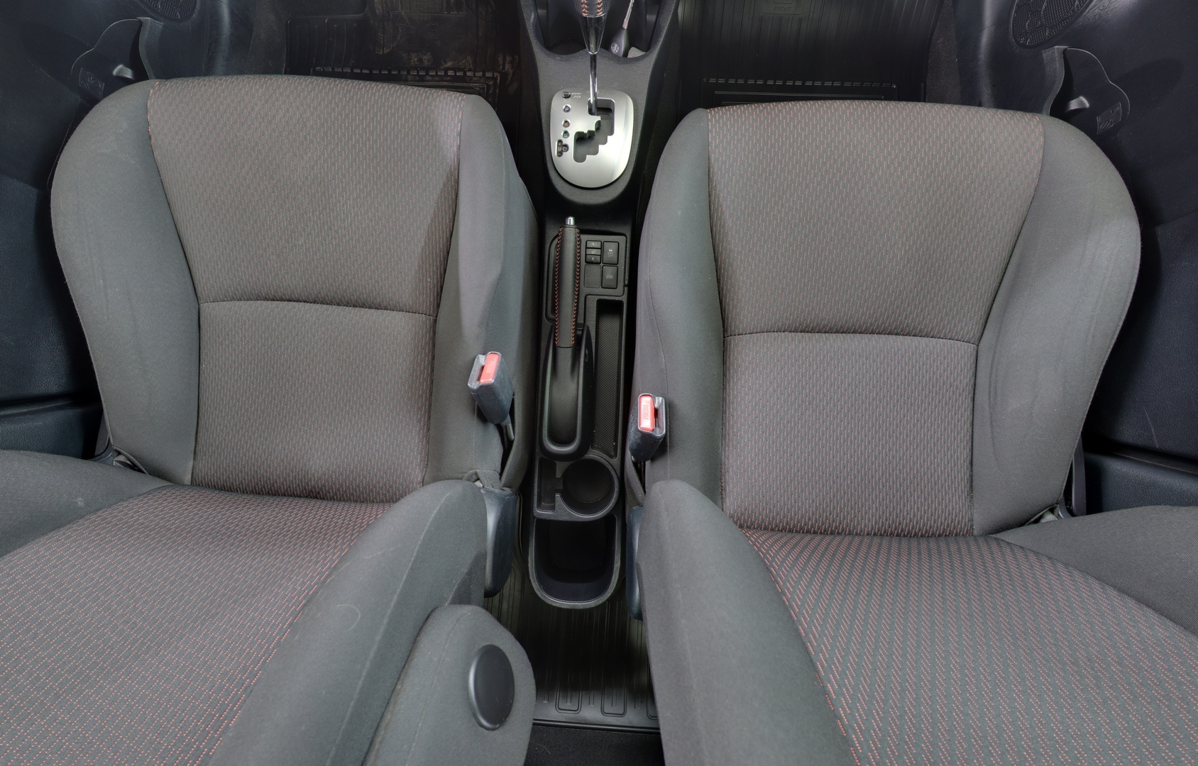 TOYOTA Yaris 2012