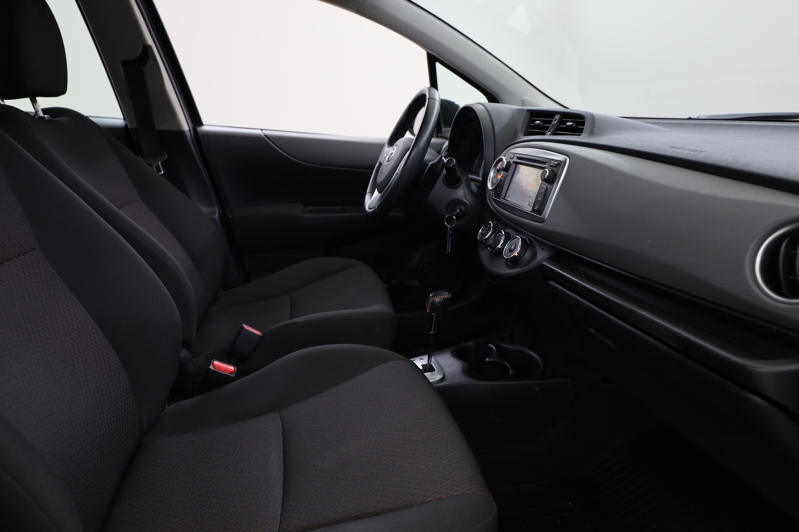 TOYOTA Yaris 2012