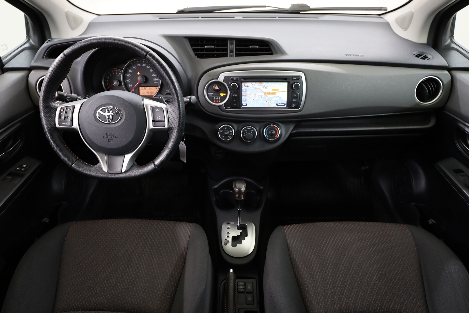 TOYOTA Yaris 2012