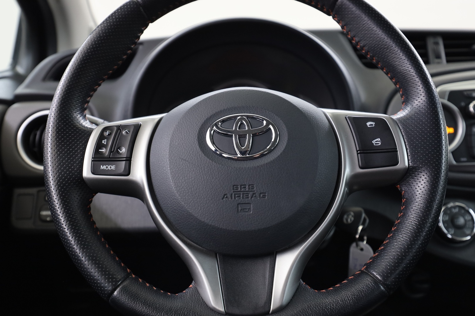 TOYOTA Yaris 2012