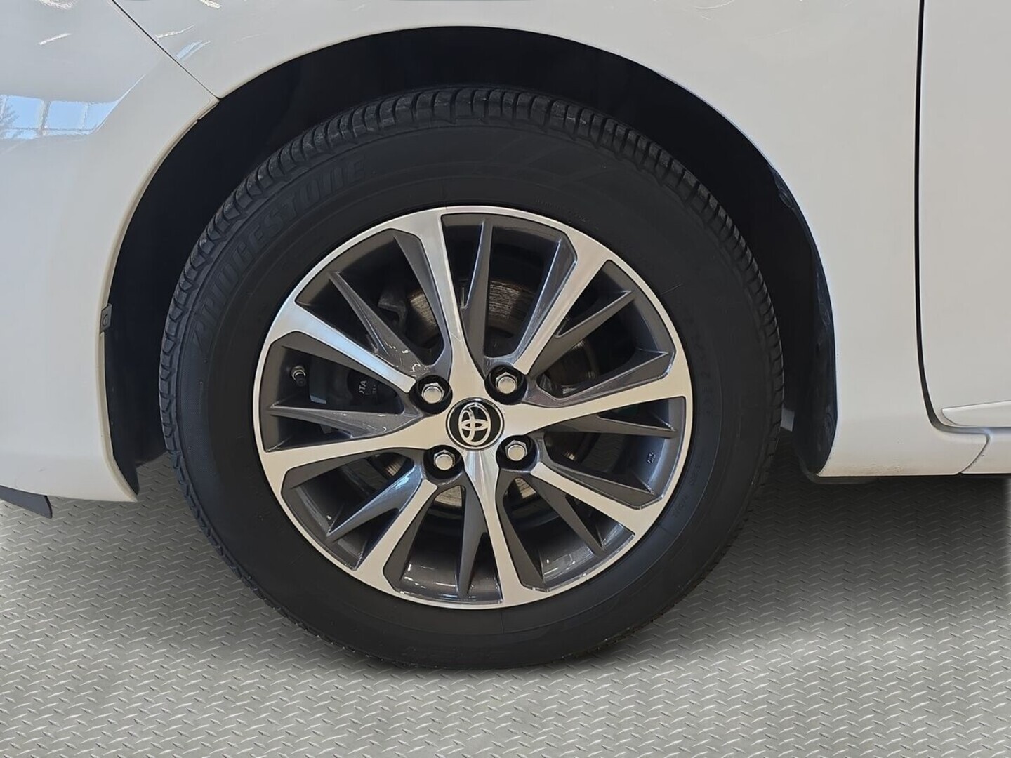 TOYOTA Yaris 2019