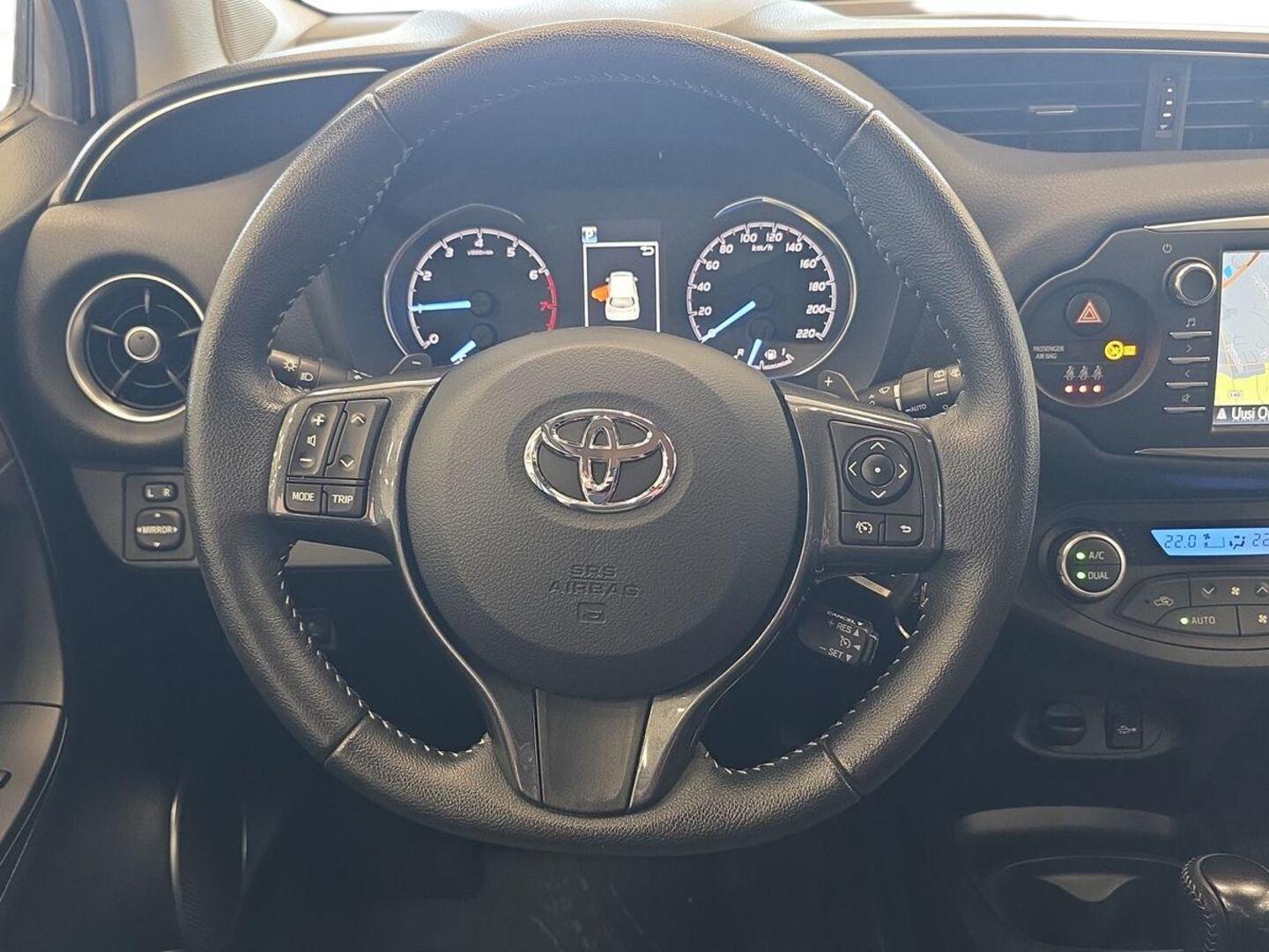TOYOTA Yaris 2019