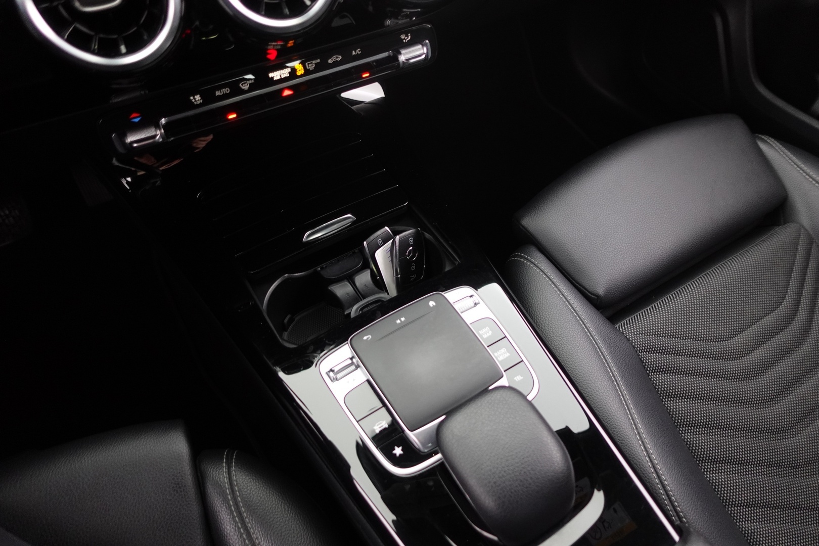 MERCEDES-BENZ A 2019