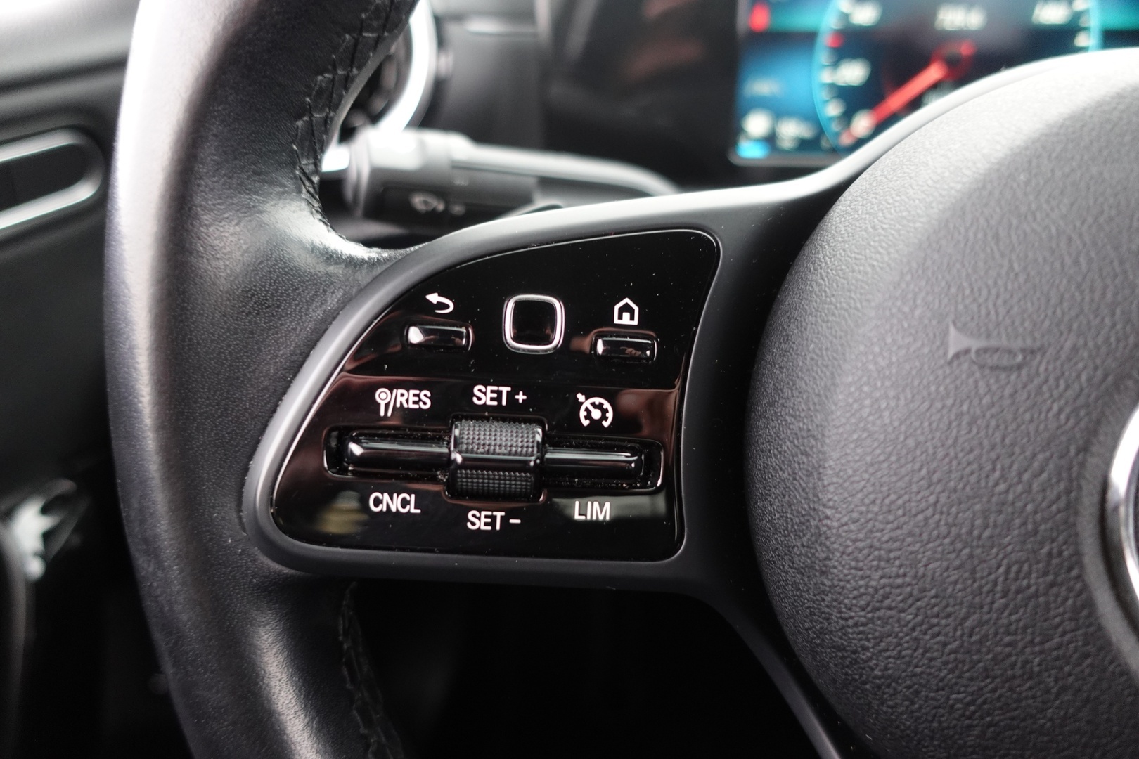 MERCEDES-BENZ A 2019