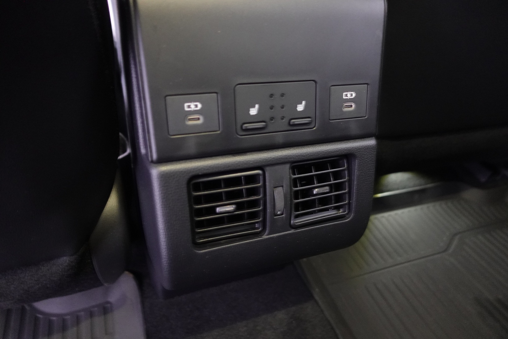SUBARU Solterra 2022