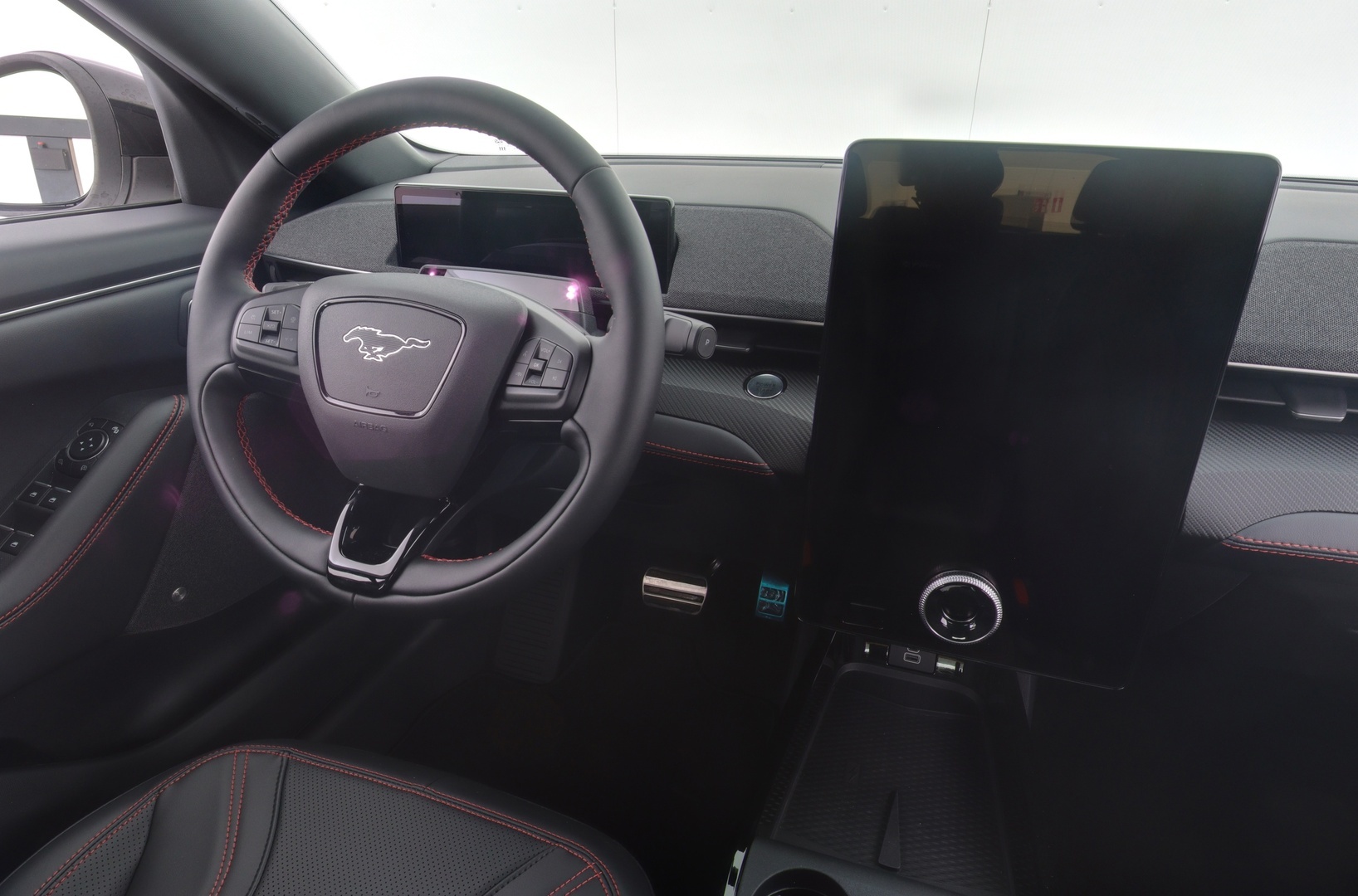 FORD Mustang Mach-E 2025