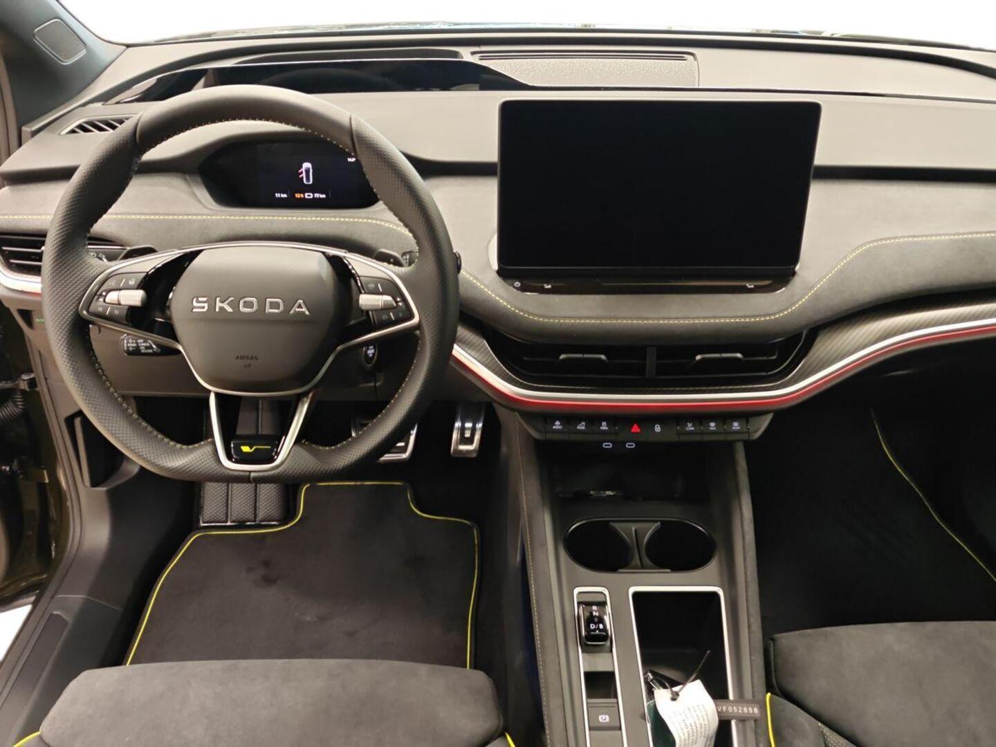 SKODA Enyaq 11