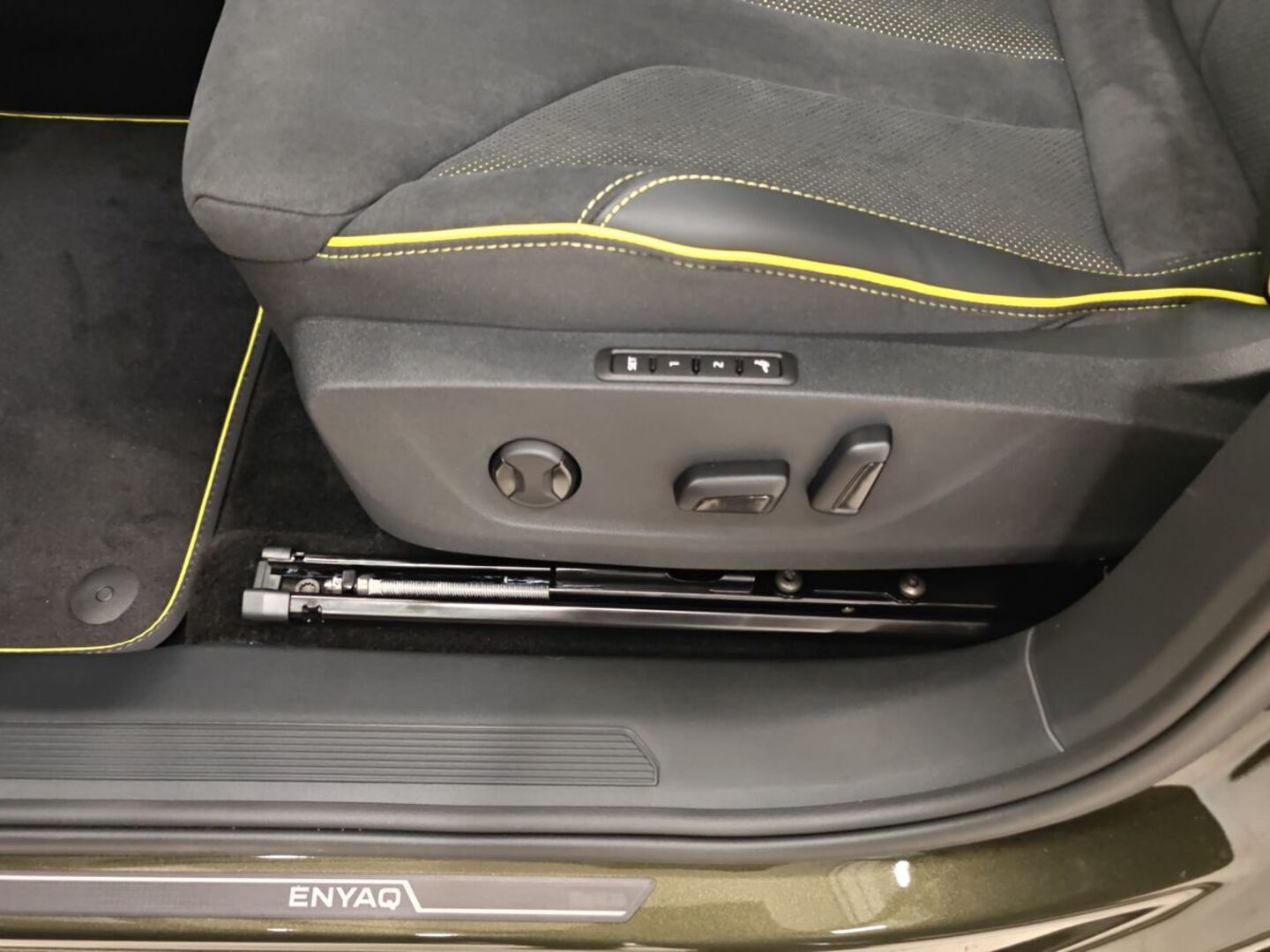 SKODA Enyaq 24