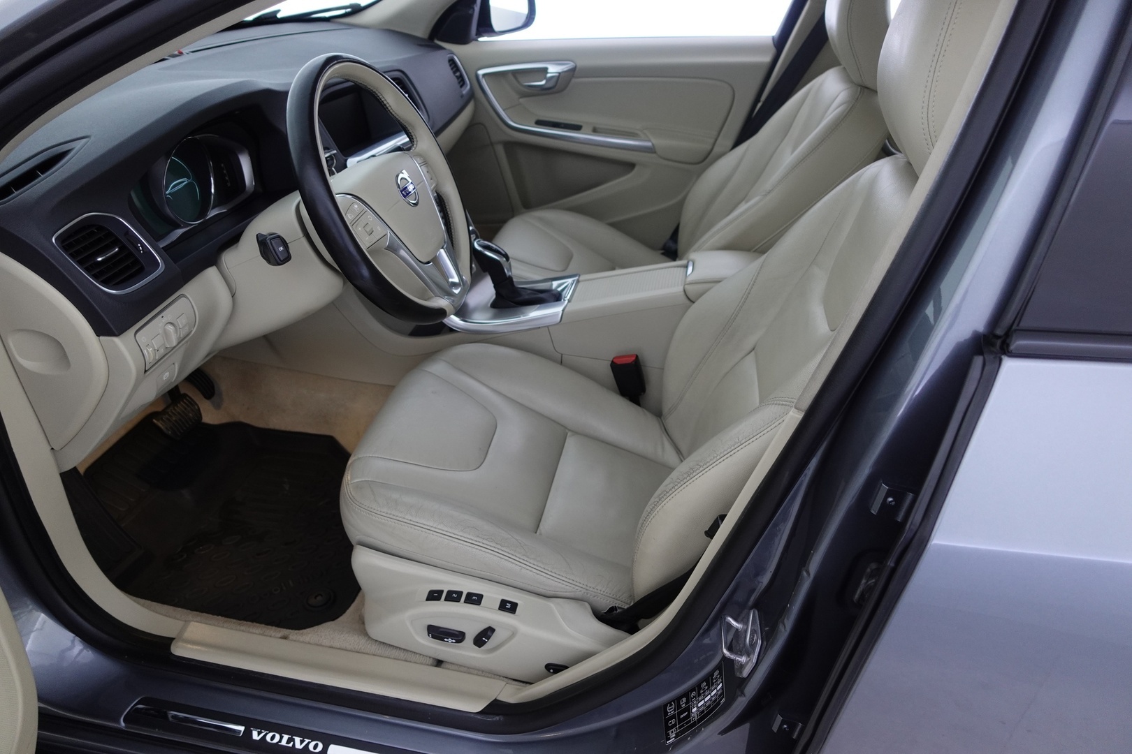 VOLVO V60 Cross Country 2016